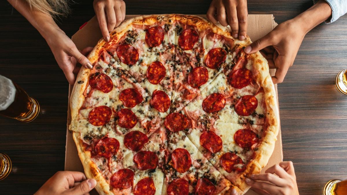 4 motive pentru a comanda pizza online