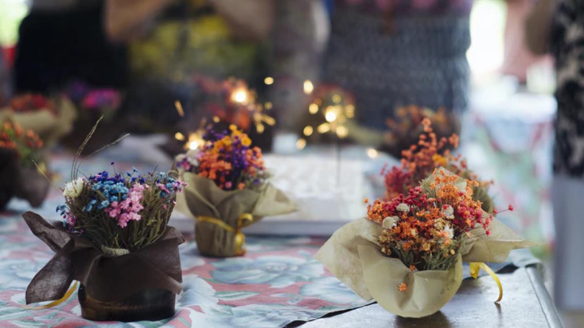 nu stii ce aranjamente florale sa alegi pentru finalul toamnei iata recomandarile noastre