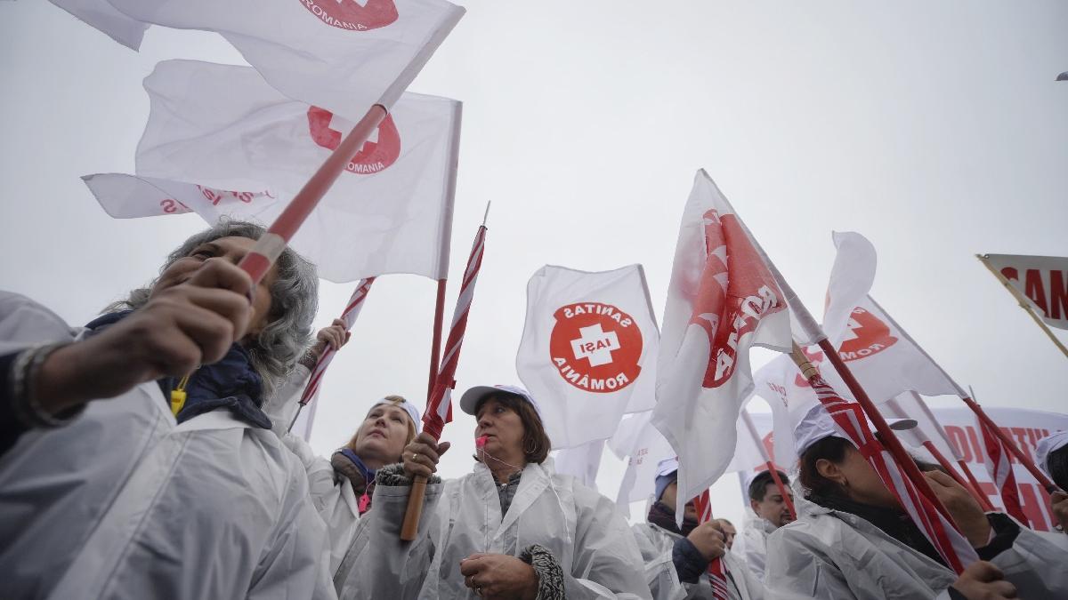protest sanitas personal medical criza covid19