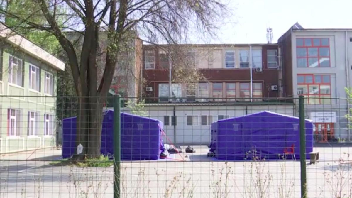 bolnavi covid centru batrani ostroveni asistenta