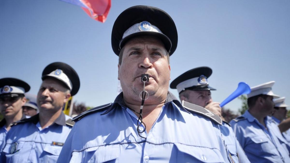 mort coronavirus cautat politia locala