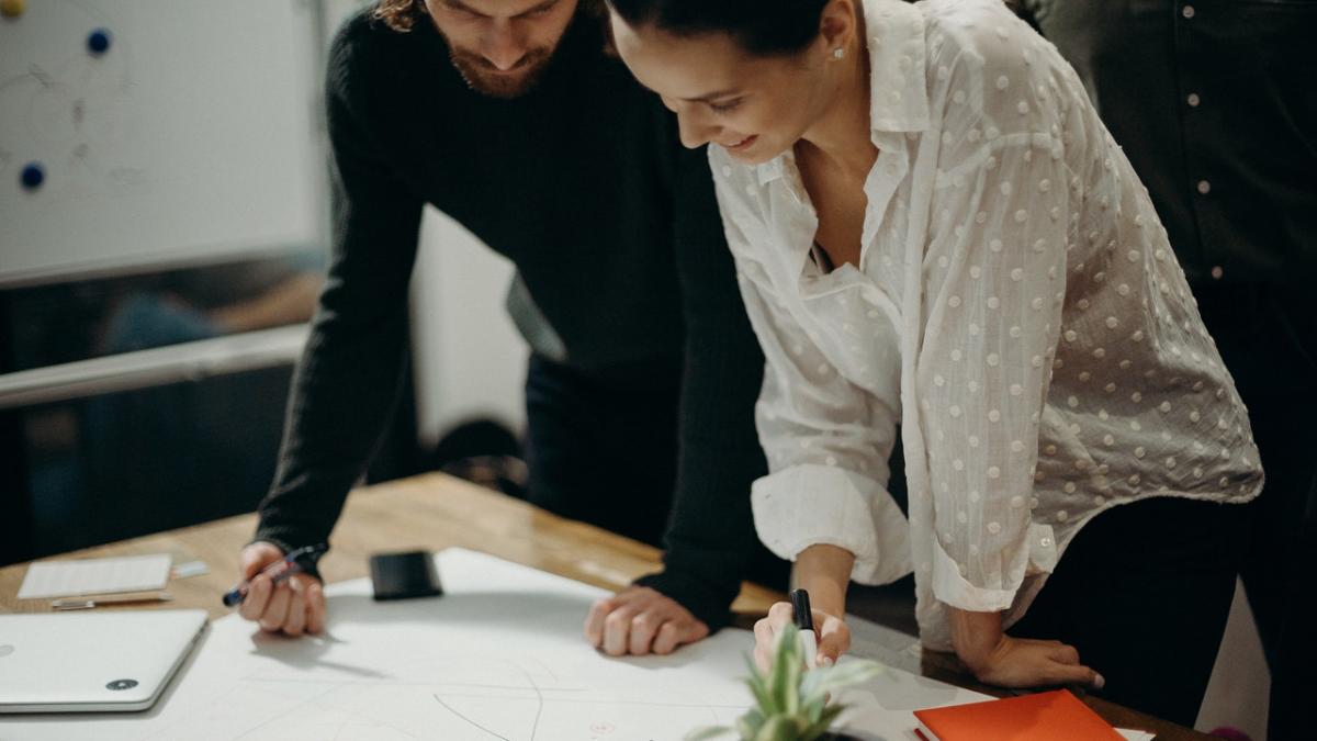 cum creezi o identitate vizuala pentru afacerea ta