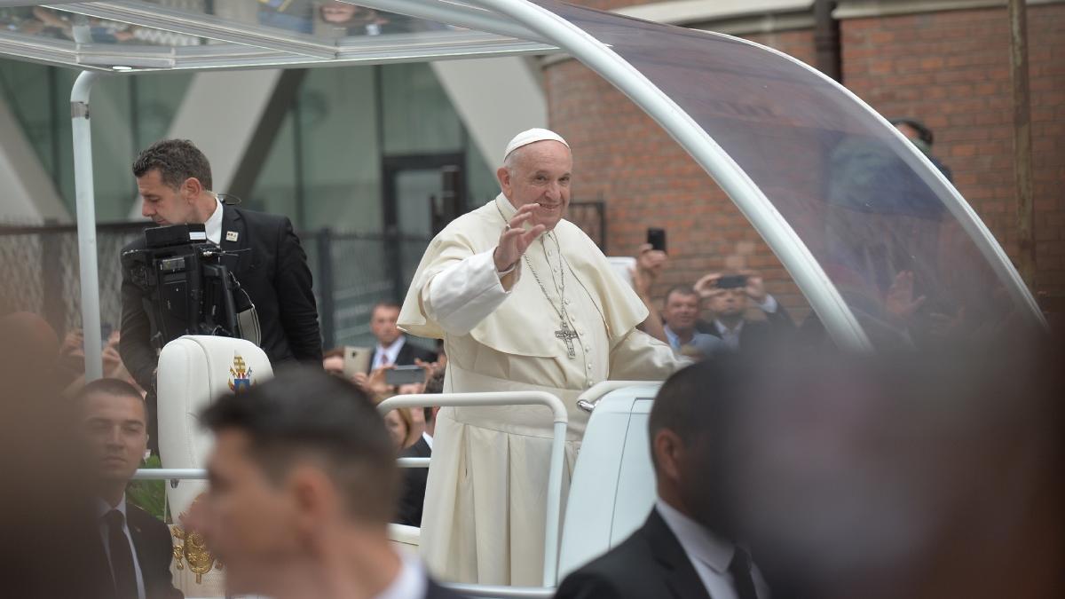 papa francisc incendiu ati neamt