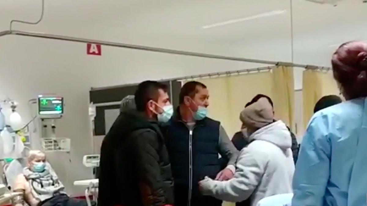 medici din baia mare loviti si amenintati ca sa externeze o pacienta bolnava de covid 19