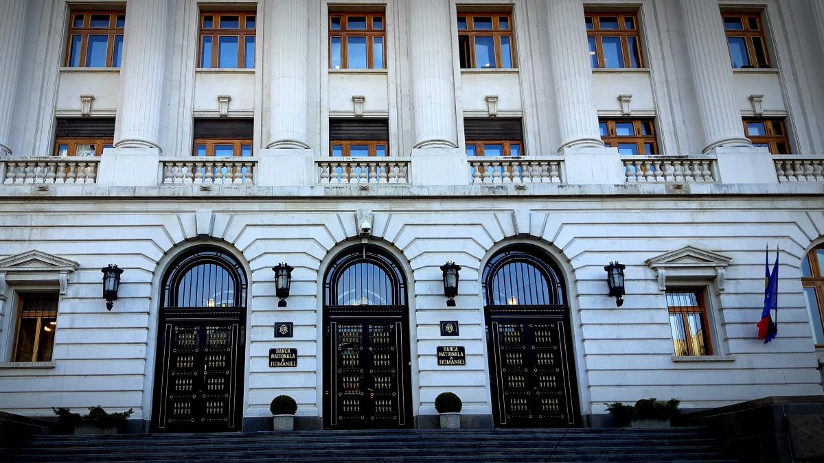 bnr valentin lazea bugetari taieri salariale 20 la suta saptamana de lucru redusa