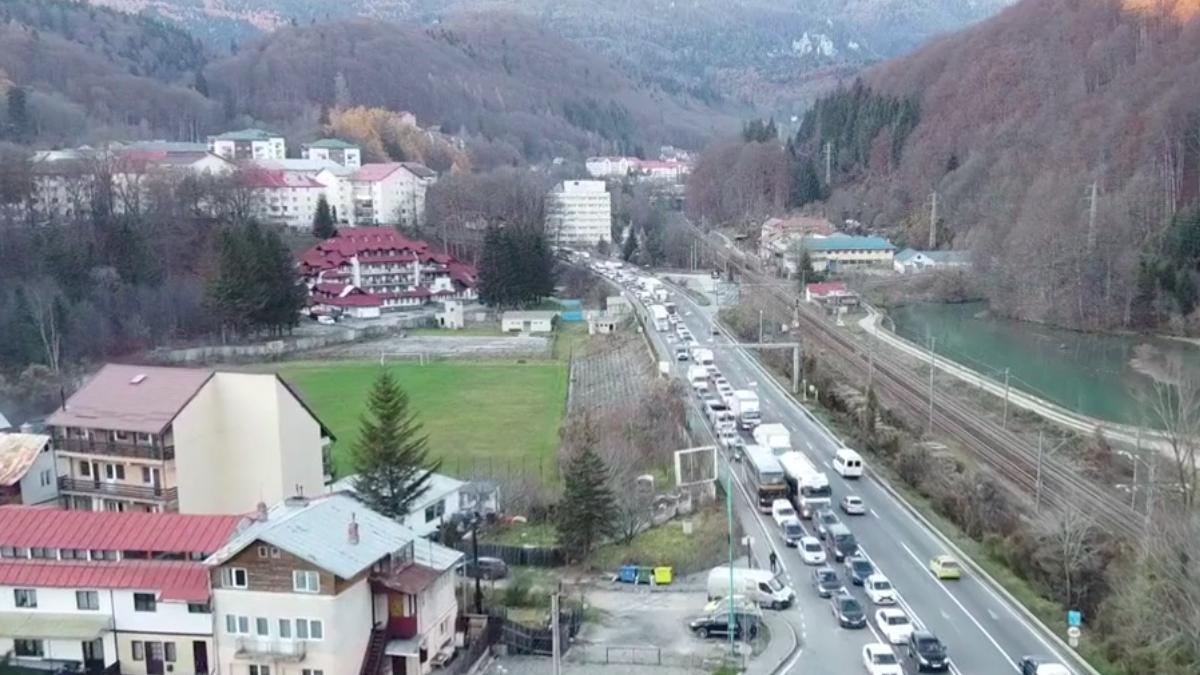 coloane masini valea prahovei