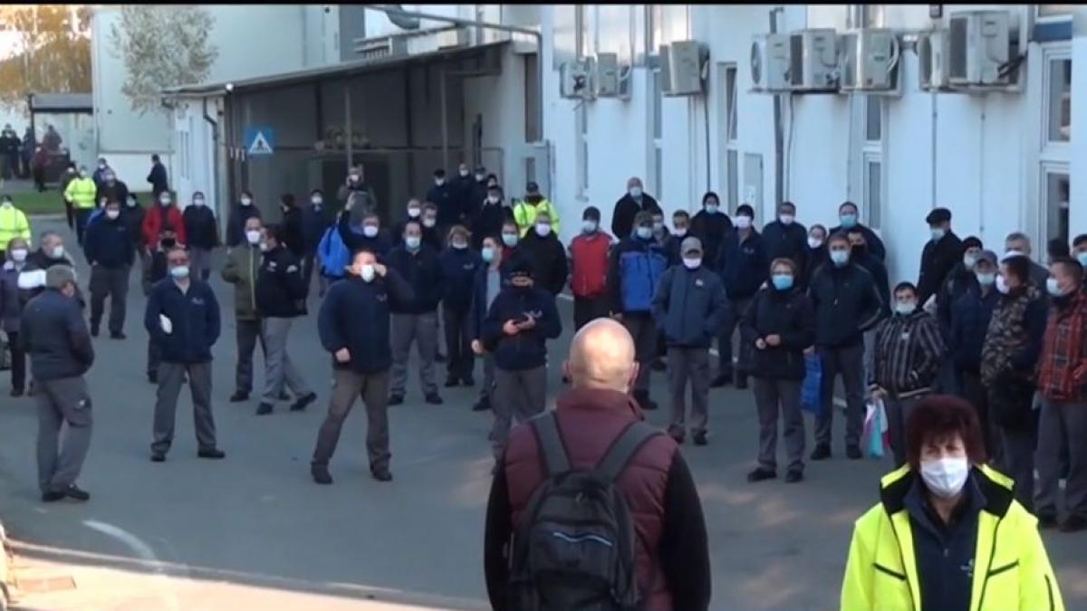 protest fabrica arme din cugir angajati