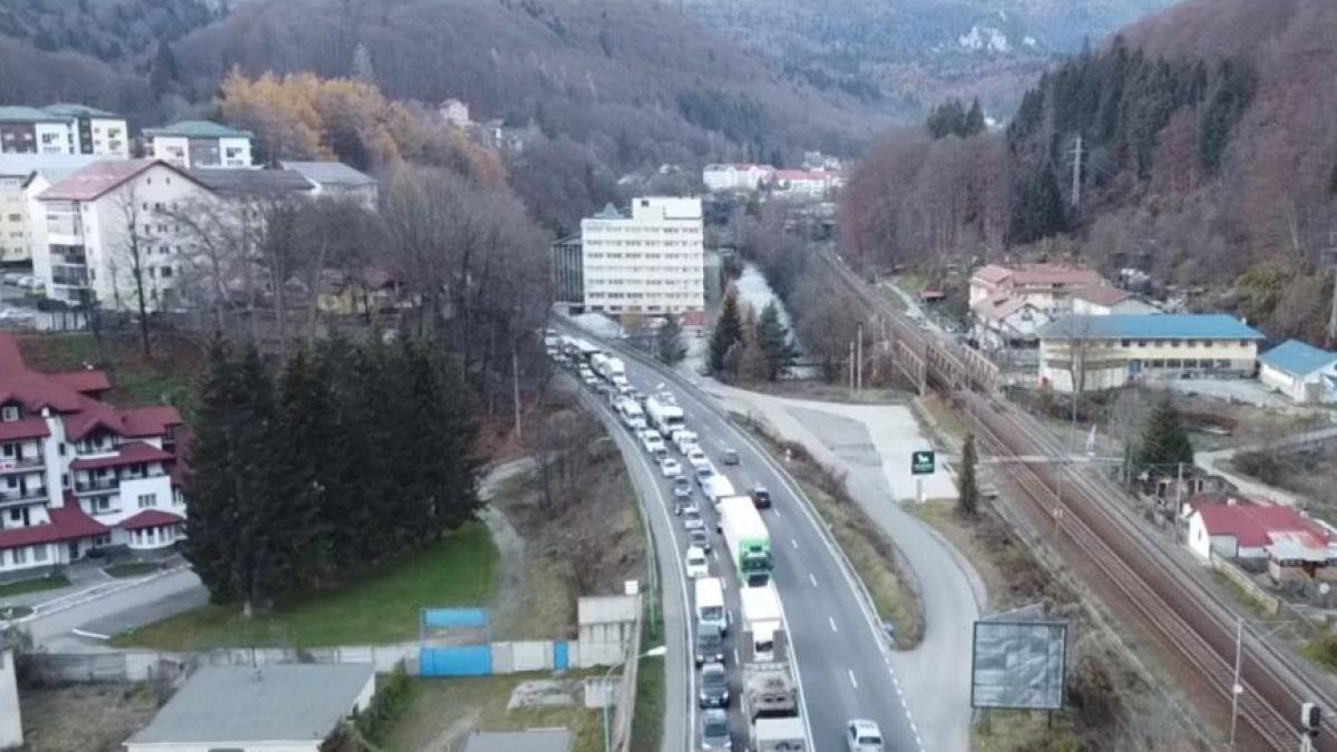 cozi uriase munte minivacanta sinaia