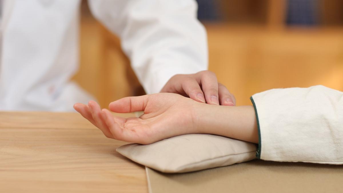 dispozitivul care iti poate salva viata in pandemie cum se foloseste corect pulsoximetrul