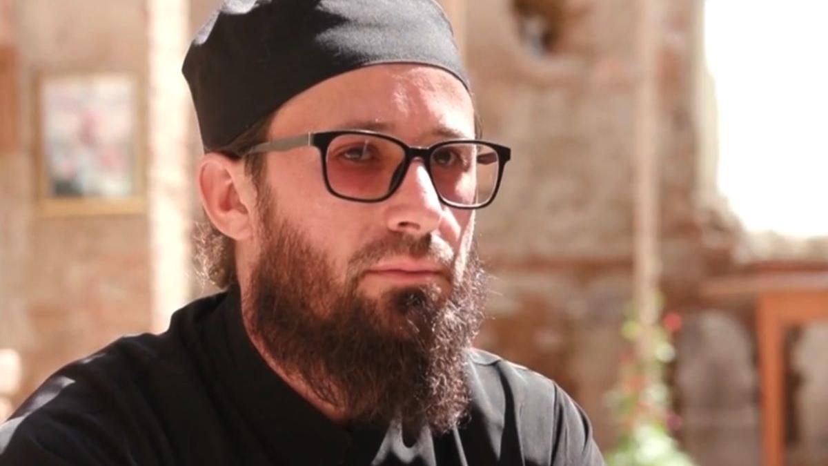 parintele iustinian staret biserica fara acoperis romania