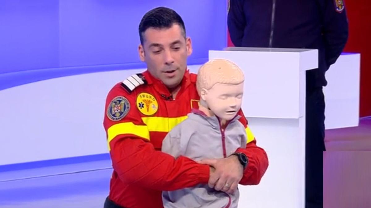 manevre salvare copil inecare mancare