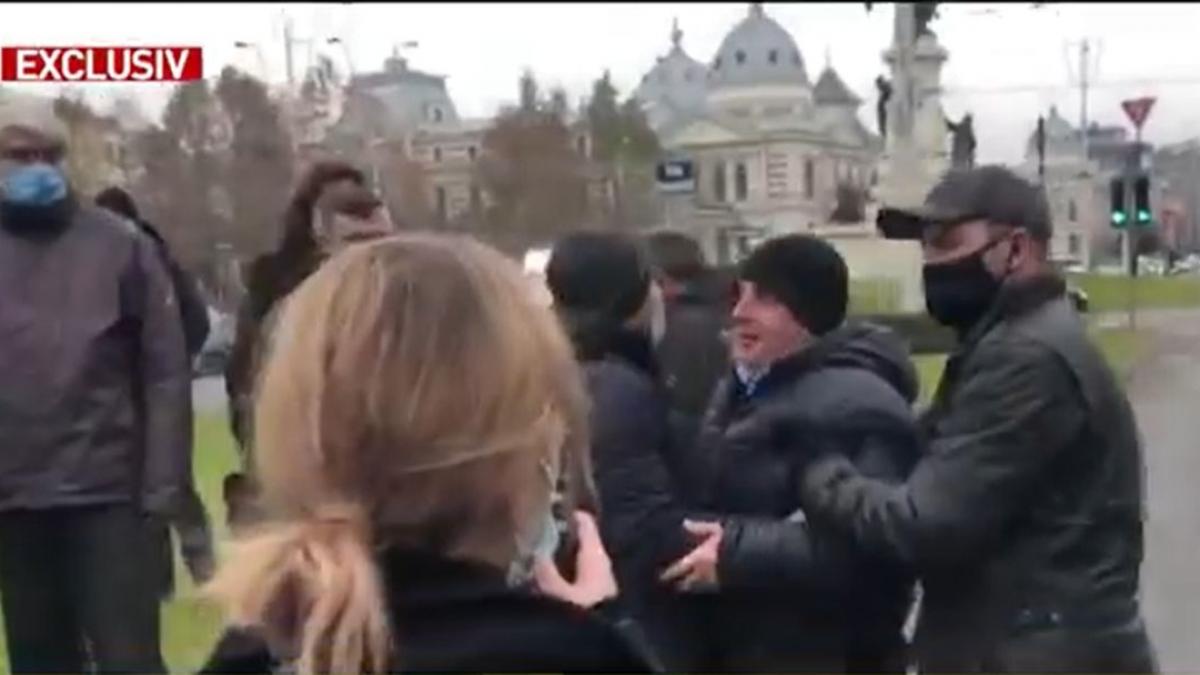 klaus iohannis ceremonie intrerupta protestatar