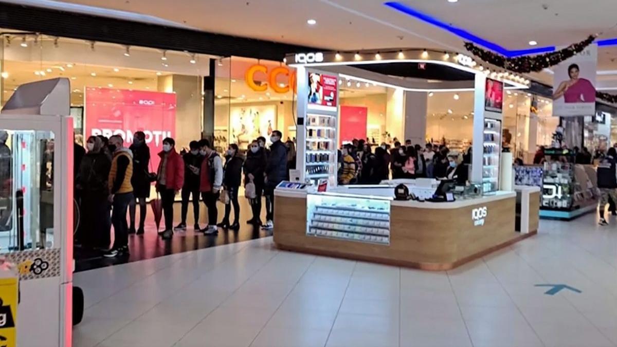 mall targu jiu aglomeratie agenti de paza porti inchise