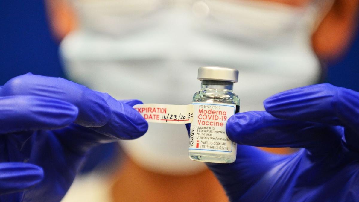 angajat spital sua distrugere 500 doze vaccin anti covid