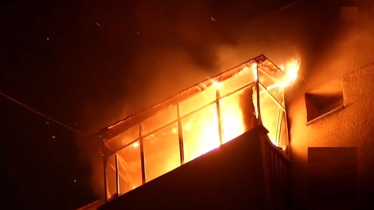 incendiu balcon bloc artificii revelion