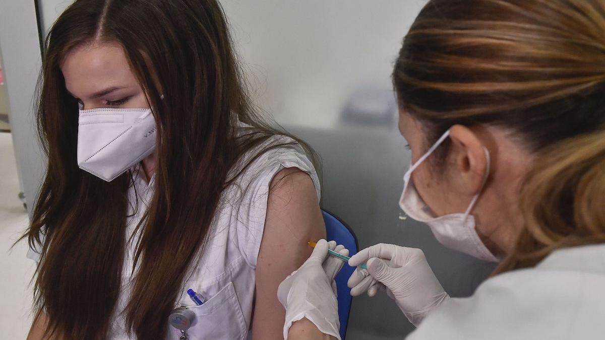 doctorita encefalita vaccin anti covid