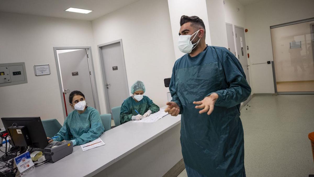 medic infectat covid dupa vaccinare