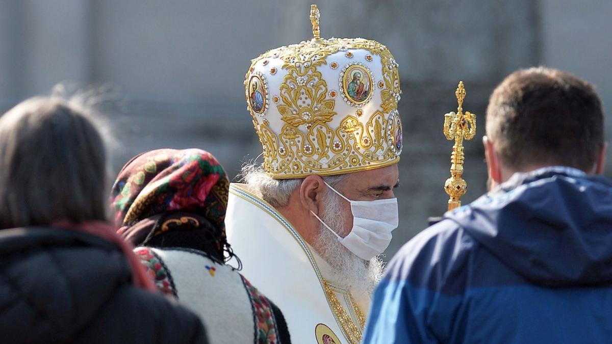 boboteaza patriarhie restrictii patriarhul daniel aghiasma