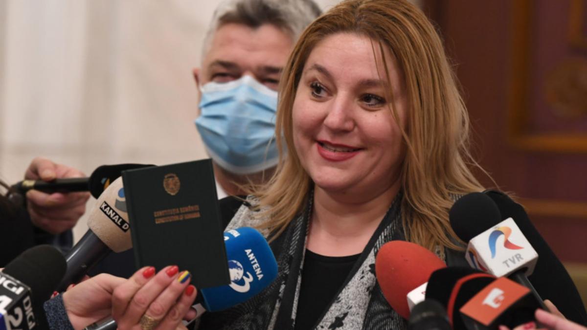 diana sosoaca boboteaza forte din afara romaniei