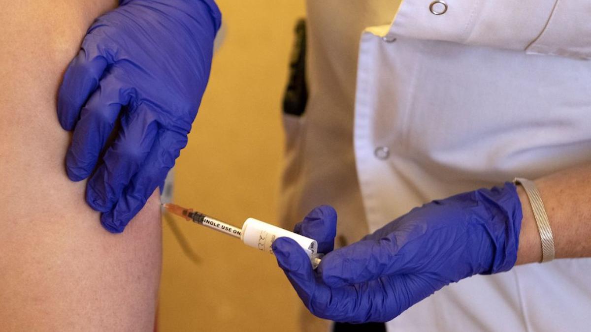 persoane boli autoimune vaccin covid medici