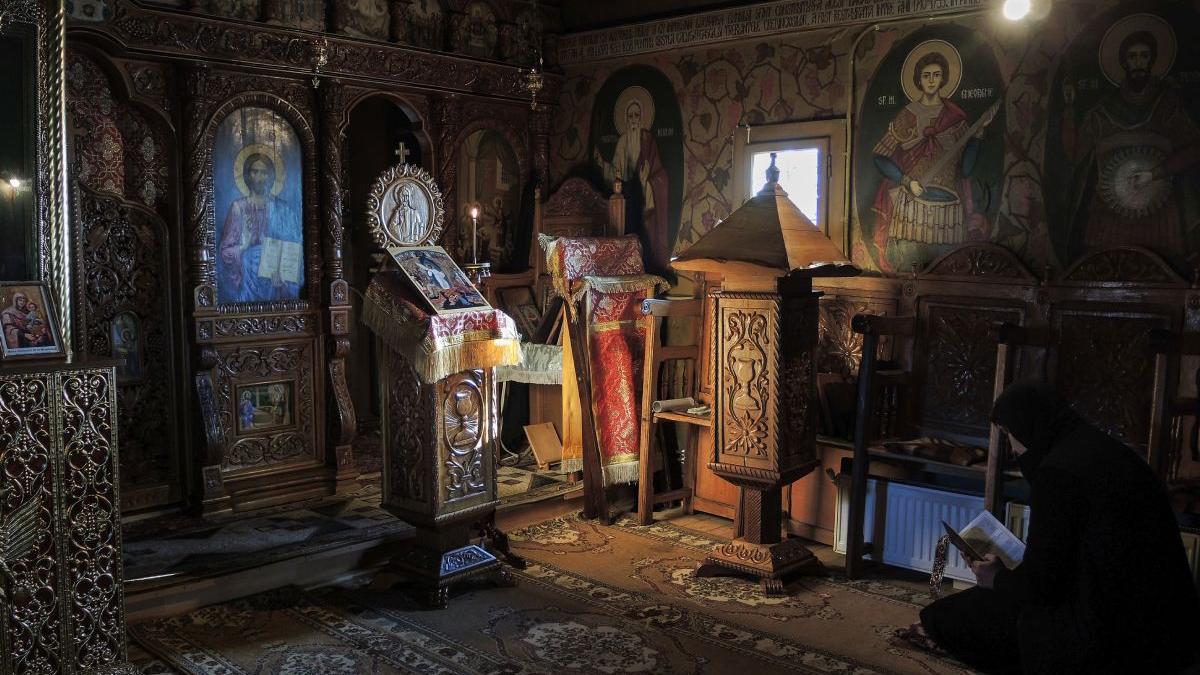 calendar ortodox 7 ianuarie sarbatoare cruce rosie sfantul ion