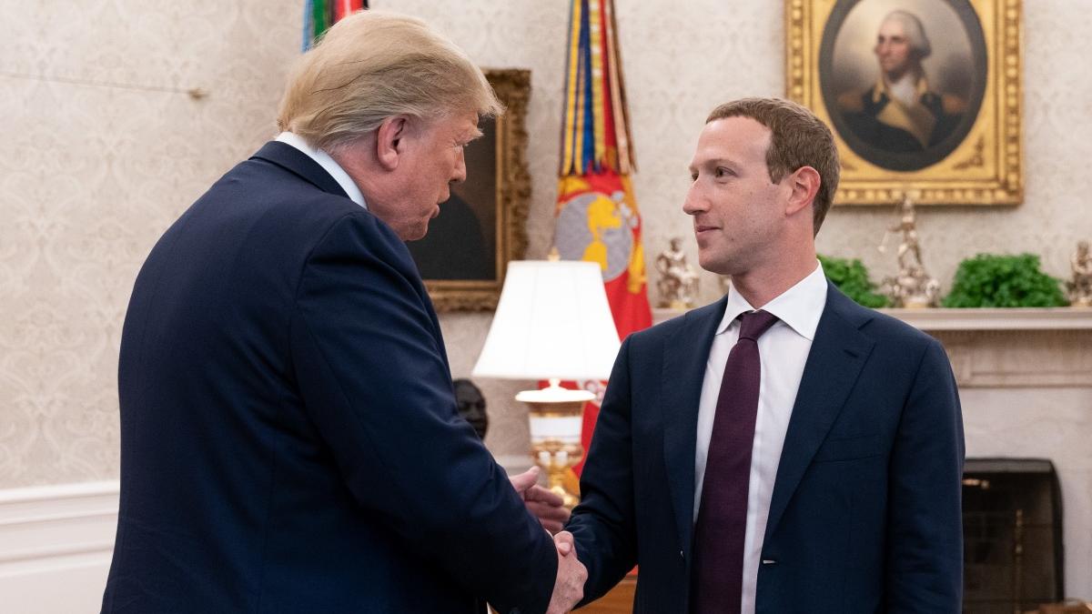 mark zuckenberg suspendat conturile facebook instagram donald trump