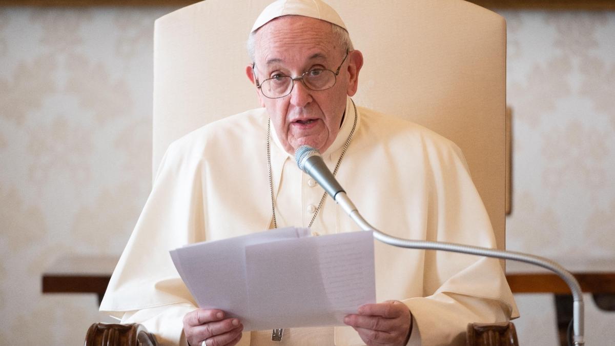 papa francisc indemn vaccin negare sinucigasa