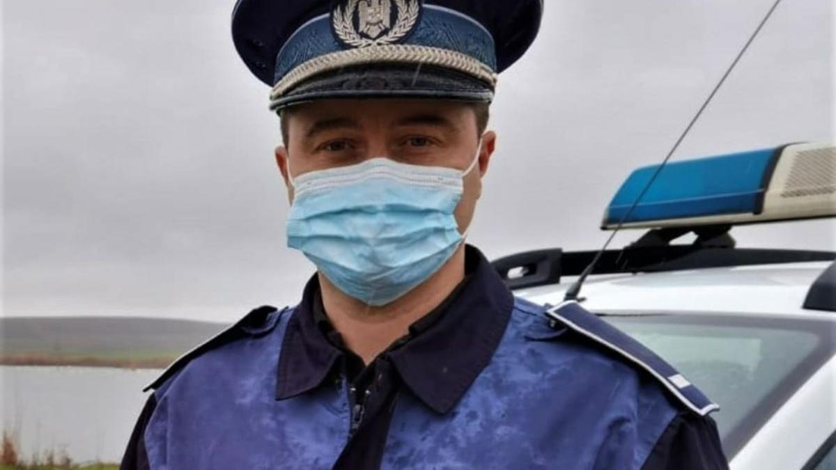 politist corbu salvat moartea barbat care se ineca