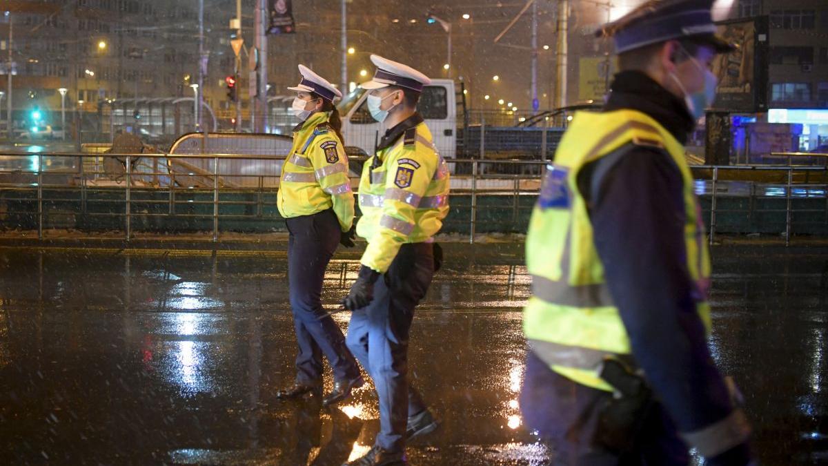 super lovitura pandemie bastoane socuri politisti