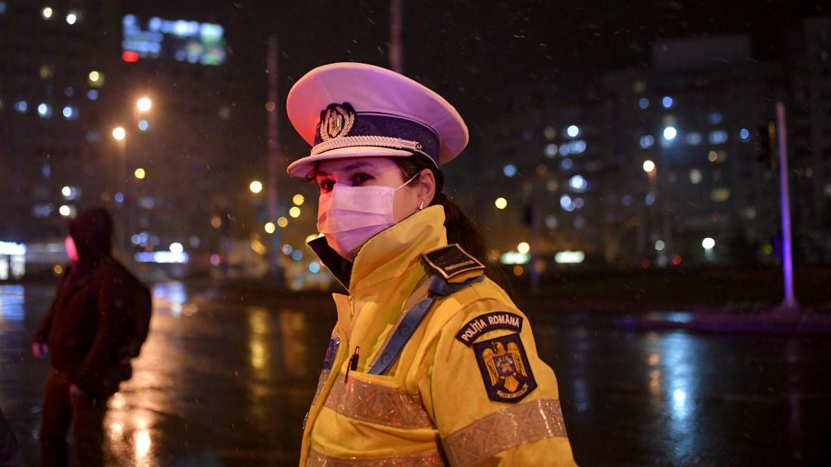 politisti protest inghetarea salariilor amenzi lucian bode