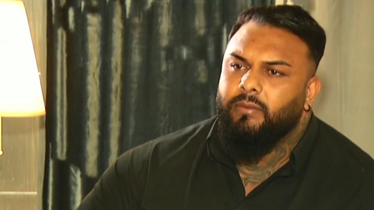 bebino clanul sportivilor petrecere sparta mascati