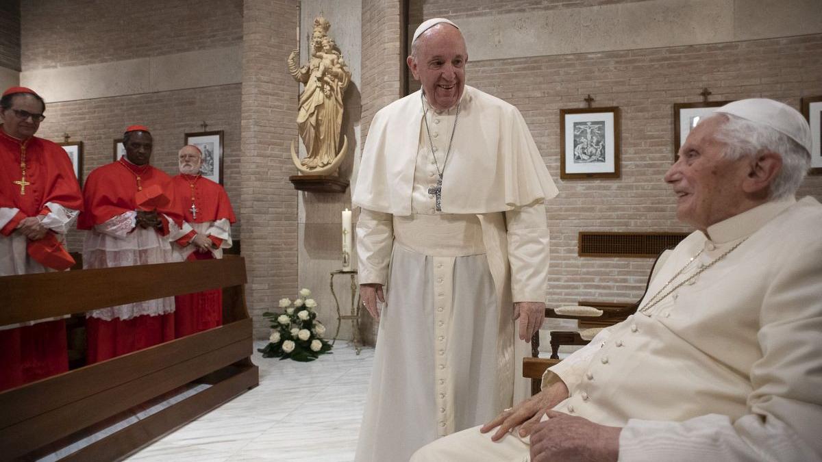 benedict xvi francisc vaccinare covid 19 vatican