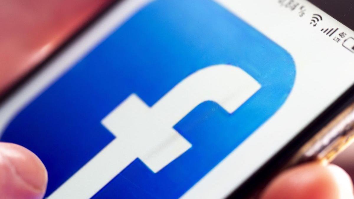 polonia interzice facebook twitter sa blocheze conturi