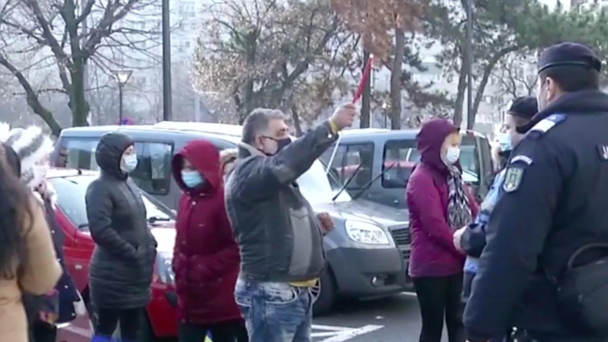 protest parinti elevi sector 1 clotilde a taiat bursele