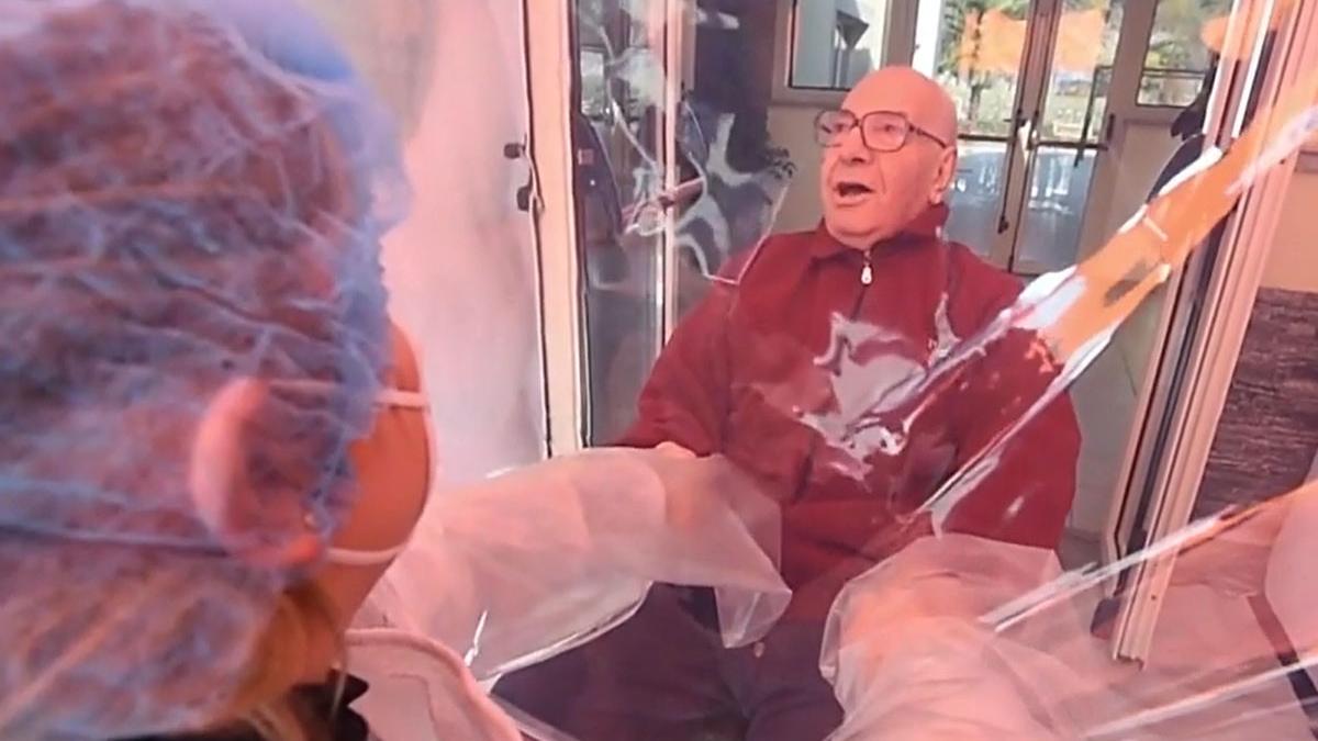 rudele vizita batrani camera pentru imbratisari italia