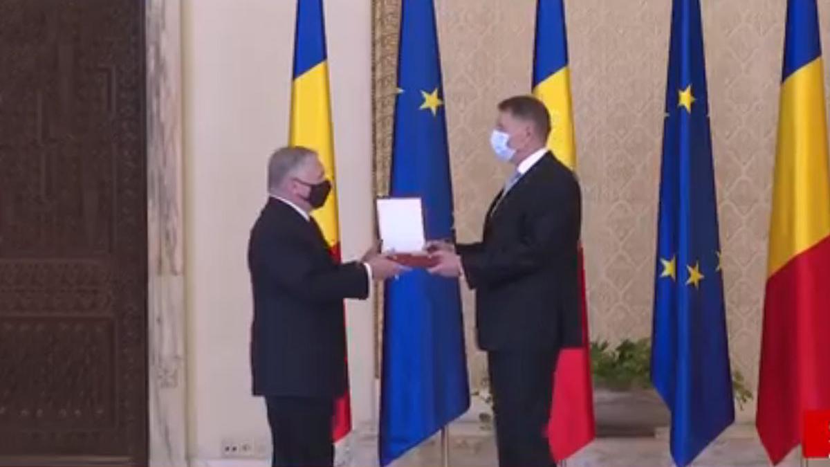 ambasador sua decorat iohannis adrian zuckerman