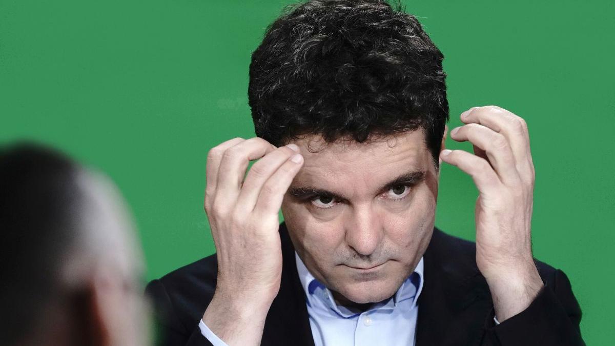 psd nicusor dan apa calda printesa cu inima impietrita