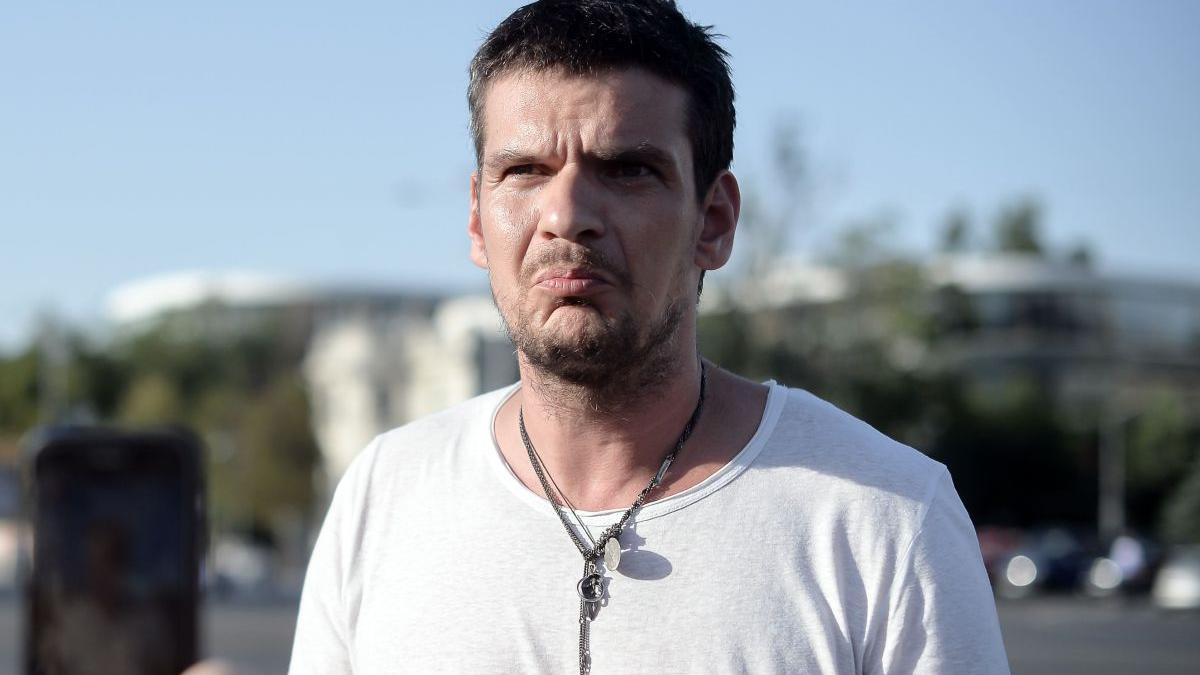 tudor chirila ironie scoli inchise restaurante deschise covid