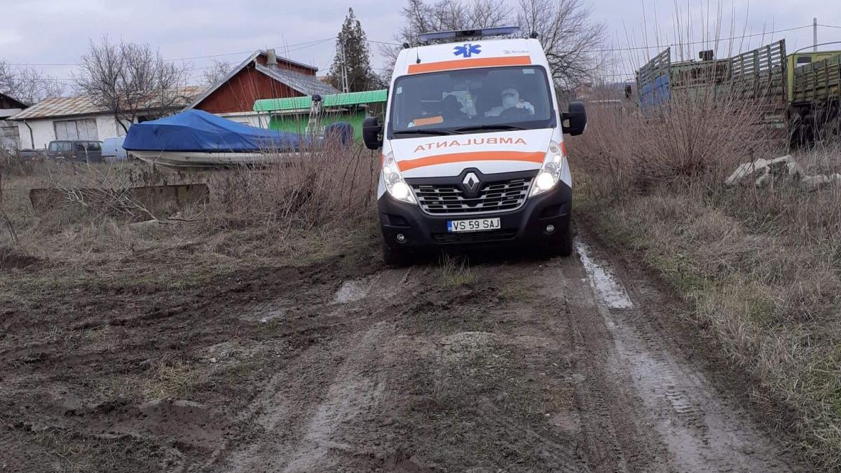 fetita covid izolare vaslui cazuta balcon