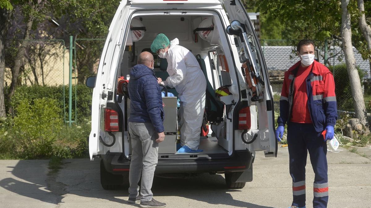 carantina totala harvarna rata infectare 13 covid noua tulpina