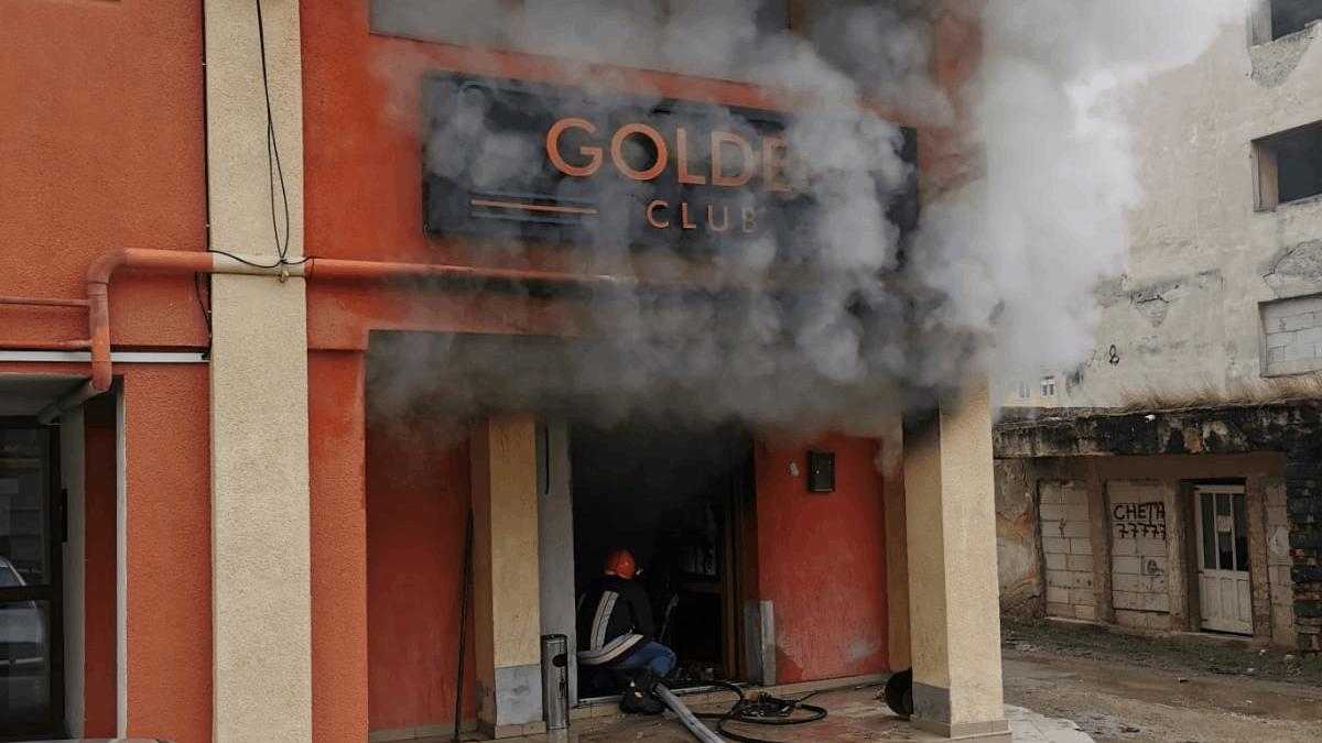 incendiu cazino cugir oameni evacuati persoana arsuri fata