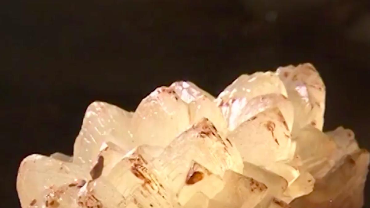 singura pestera cu cristale din europa care se poate vizita este in romania