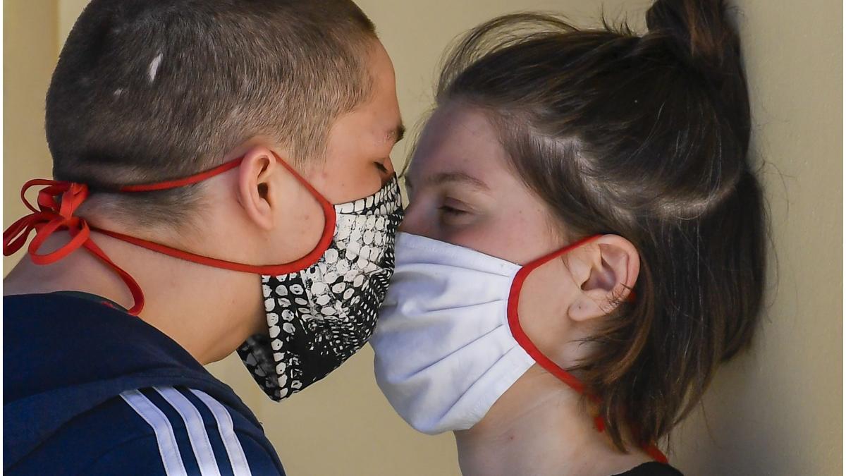 femeie parasita de iubit din cauza covid