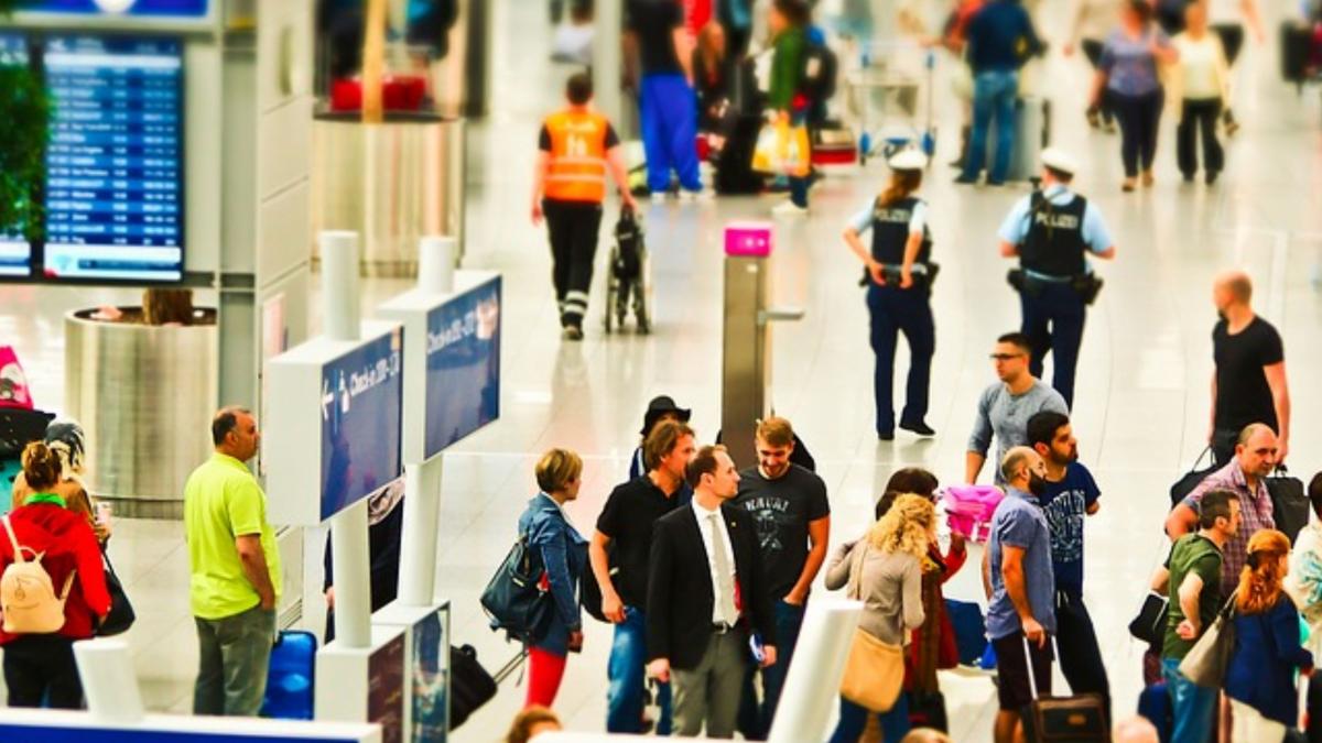 romani blocati aerport istanbul