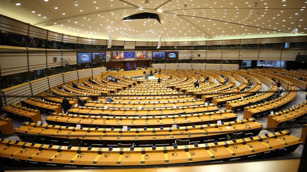 parlamentul european mecanismul de redresare rezilienta 672 miliarde euro