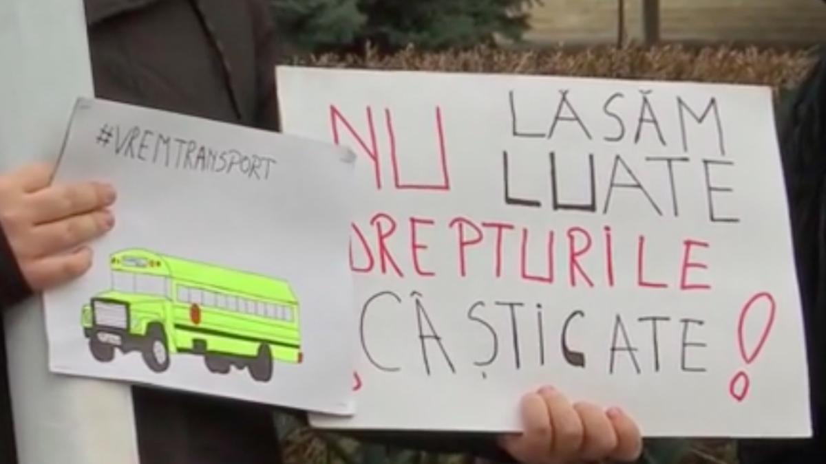 elevi studenti protest piata victoriei guvernul a taiat gratuitate bilete cfr