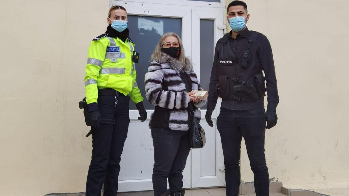 femeie constanta gasit 10000 euro intrare magazin