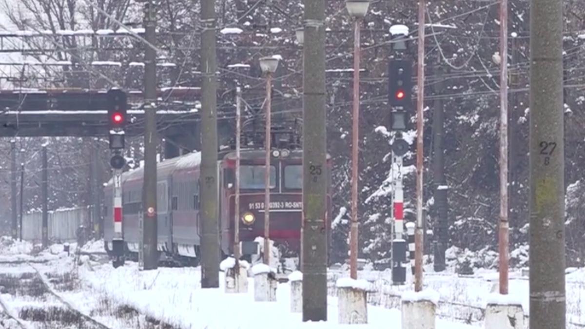 mersul trenurilor grav afectat val de ger siberian trenuri intarziate 85 minute
