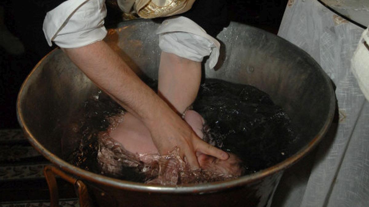 schimbare ritual botez scunfundare cristelnita arhiepiscopia argesului si muscelului