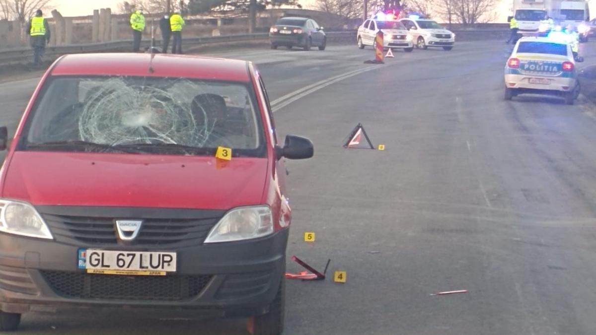 doi politisti loviti masina dirijare trafic